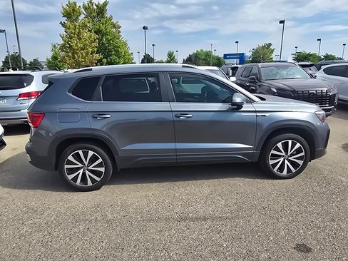 Used 2022 Volkswagen Taos SE FWD image 21