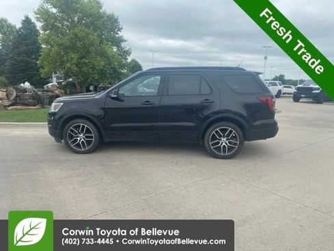 Used 2019 Ford Explorer Sport w/ Equipment Group 401A AWD/4WD image 7