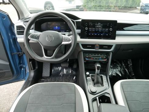New 2026 Volkswagen Taos SE AWD/4WD image 9