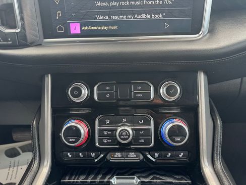 Used 2023 GMC Yukon XL Denali image 25