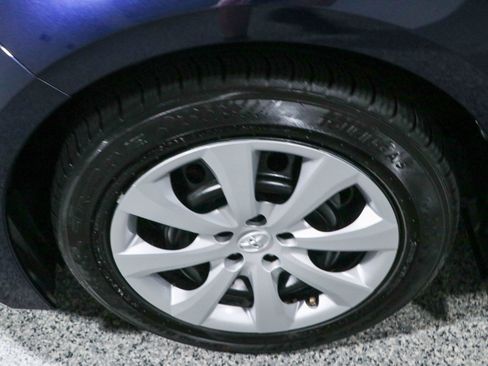 Used 2022 Toyota Corolla LE w/ Carpet Mat Package (TMS) FWD image 11