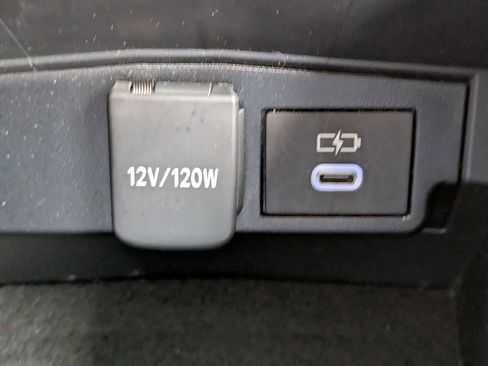 Used 2023 Toyota Corolla Cross XLE w/ Convenience Package AWD/4WD image 28