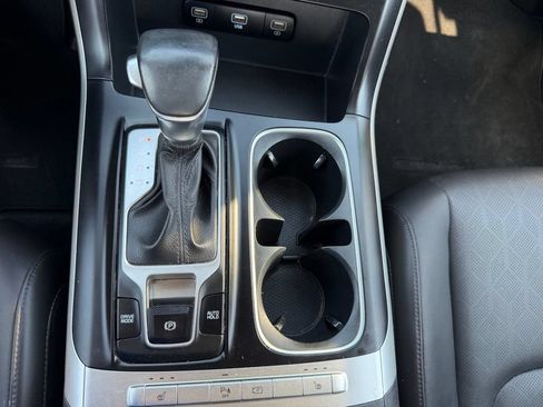 Used 2022 Kia Carnival LX FWD image 20