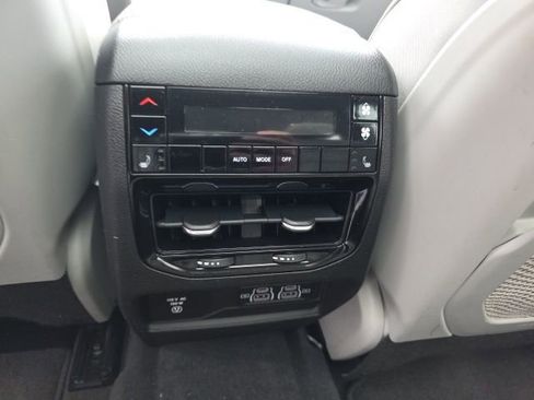 Used 2022 Jeep Grand Cherokee L Overland image 17