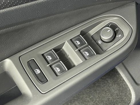 Used 2022 Volkswagen Golf R AWD/4WD image 37