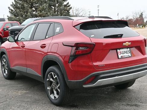 New 2026 Chevrolet Trax LT w/ Driver Confidence Package image 8