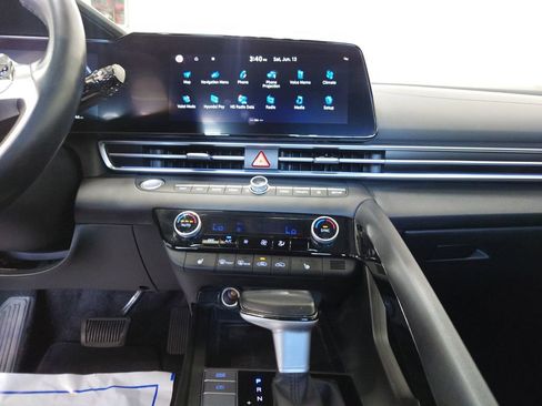 Certified 2023 Hyundai Elantra Limited FWD image 19