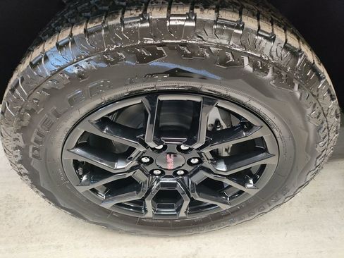 New 2026 GMC Canyon Elevation w/ Convenience Package image 17