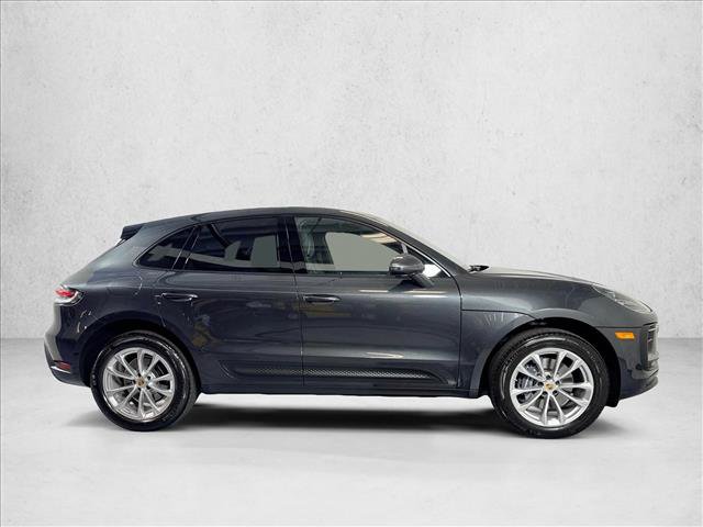 Certified 2026 Porsche Macan AWD/4WD image 8