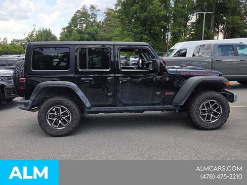 Used 2025 Jeep Wrangler Unlimited Rubicon AWD/4WD image 13