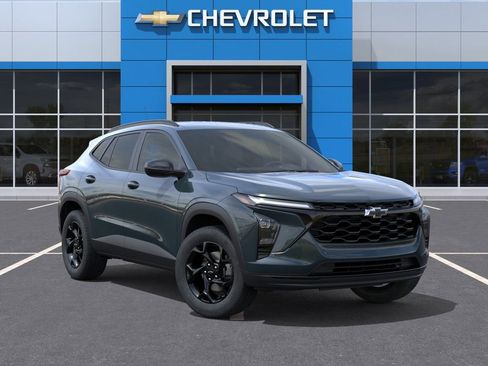 New 2026 Chevrolet Trax LT w/ Midnight Edition FWD image 7
