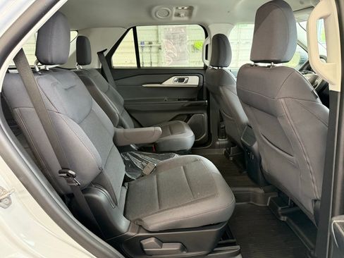 Used 2026 Ford Explorer Active AWD/4WD image 18