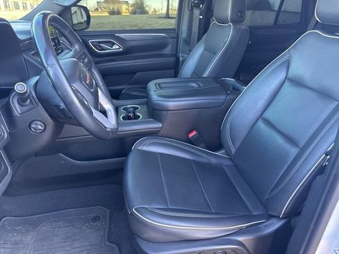 Used 2021 GMC Yukon SLT w/ SLT Premium Package image 11