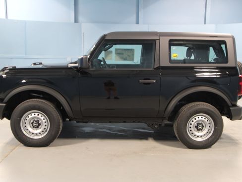 New 2026 Ford Bronco 2-Door AWD/4WD image 22