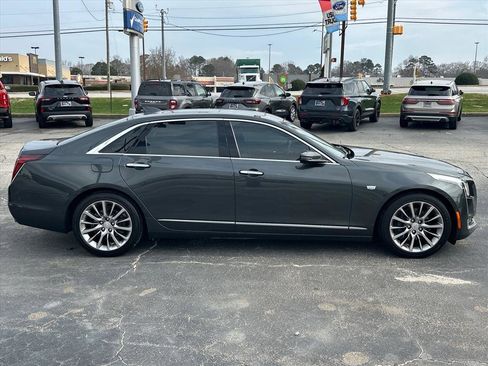 Used 2017 Cadillac CT6 Luxury image 2