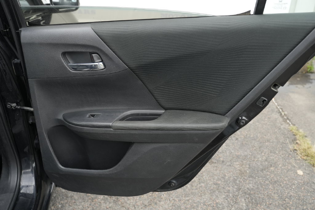 Used 2015 Honda Accord LX image 33
