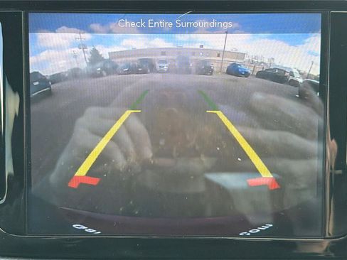 Used 2019 Chrysler Pacifica Touring-L w/ S Appearance Package FWD image 33