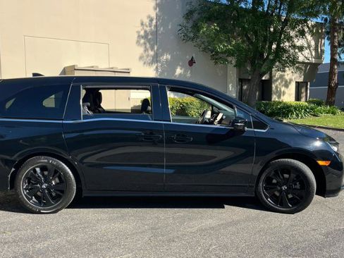 Used 2024 Honda Odyssey Sport image 4