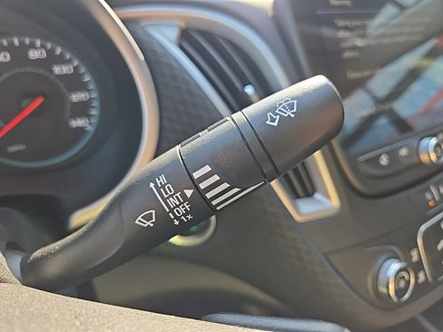 Used 2022 Chevrolet Malibu LS image 39