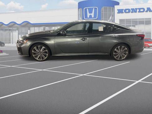 Used 2023 Nissan Altima 2.5 SL image 2