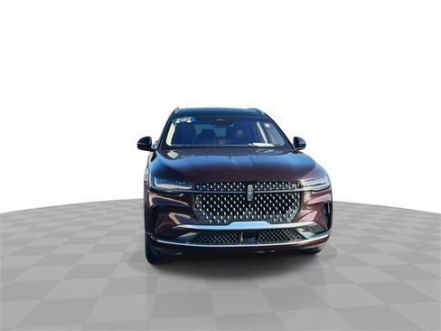 Used 2024 Lincoln Nautilus Reserve w/ Equipment Group 202A image 3