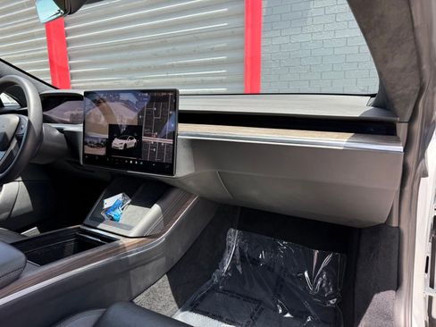 Used 2023 Tesla Model S AWD/4WD image 19