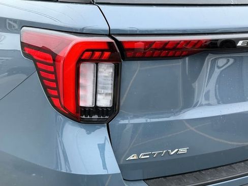 New 2026 Ford Explorer Active w/ Active Comfort Package image 9