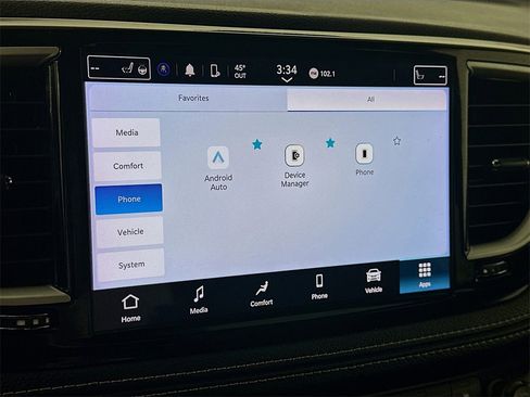 Used 2023 Chrysler Pacifica Touring image 19