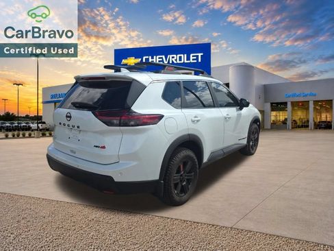 Used 2025 Nissan Rogue SV AWD/4WD image 10