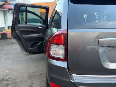 Used 2016 Jeep Compass Latitude FWD image 47