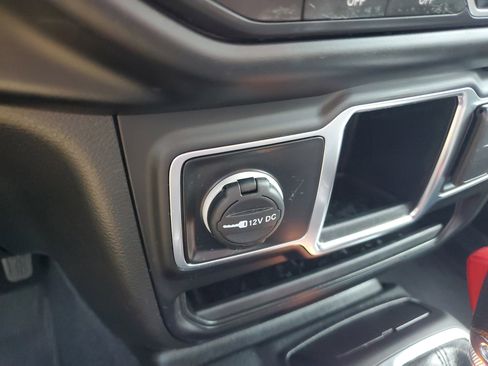 Used 2023 Jeep Wrangler Sport image 34