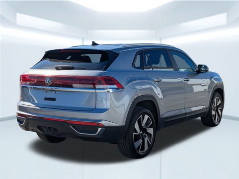 Used 2024 Volkswagen Atlas Cross Sport SE image 6