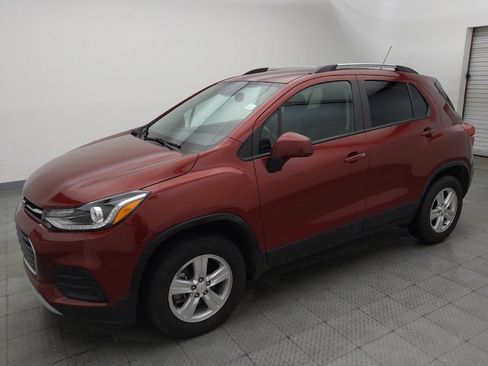 Used 2022 Chevrolet Trax LT w/ Driver Confidence Package AWD/4WD image 2