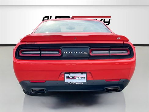 Used 2022 Dodge Challenger GT image 6