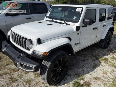 Used 2025 Jeep Wrangler Unlimited Sahara w/ Safety Group AWD/4WD image 1