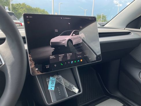 Used 2026 Tesla Model Y 2WD image 20