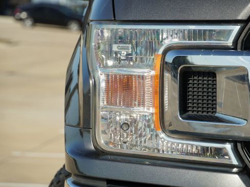 Used 2018 Ford F150 XLT w/ Equipment Group 302A Luxury image 2