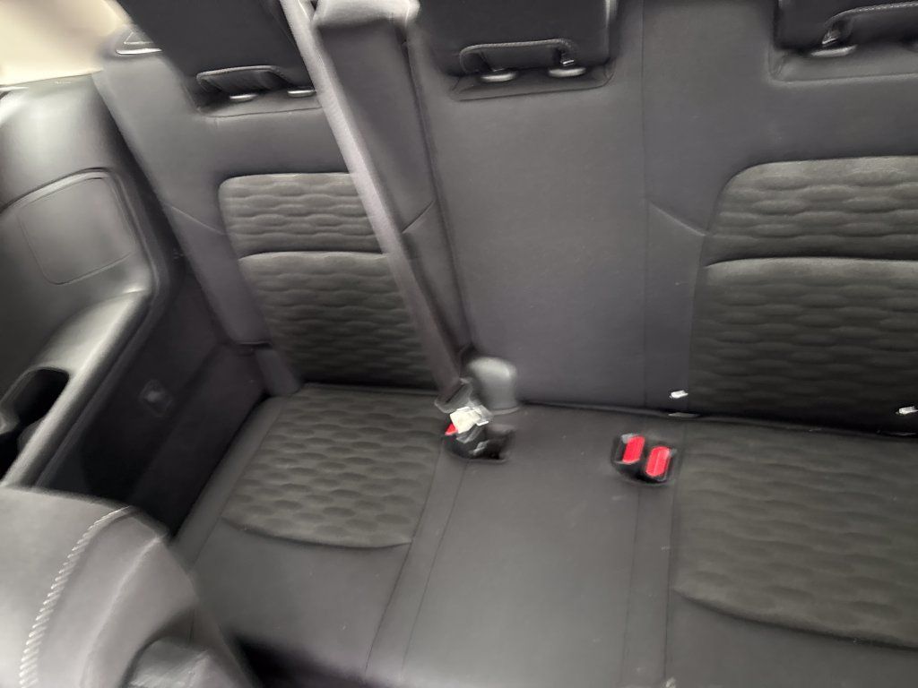 Used 2025 Nissan Pathfinder SV w/ SV Premium Package FWD image 39
