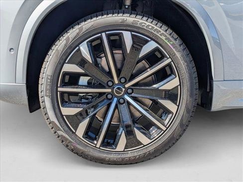 New 2026 Volvo XC90 B6 Ultra w/ Protection Package image 11
