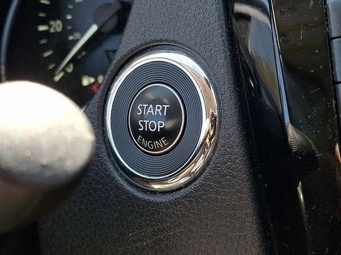 Used 2019 Nissan Rogue SV w/ Premium Package AWD/4WD image 19