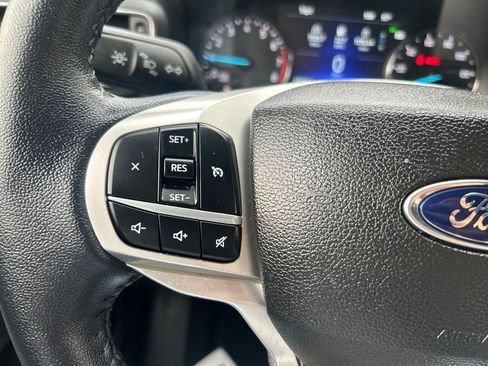 Used 2022 Ford Explorer XLT w/ Equipment Group 202A image 24
