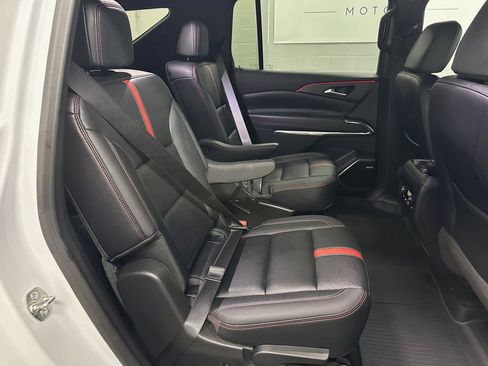 Used 2025 Chevrolet Traverse RS w/ LPO, Floor Liner Package AWD/4WD image 20