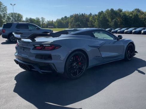 Used 2025 Chevrolet Corvette Z06 image 9