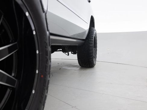 Used 2017 GMC Yukon Denali w/ Open Road Package image 22