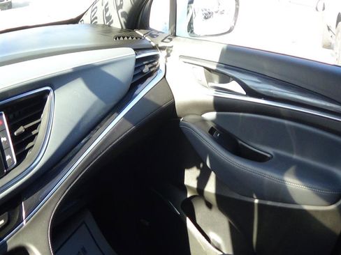 Used 2024 Buick Enclave Premium image 31