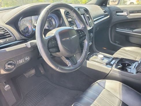 Used 2018 Chrysler 300 S RWD image 13