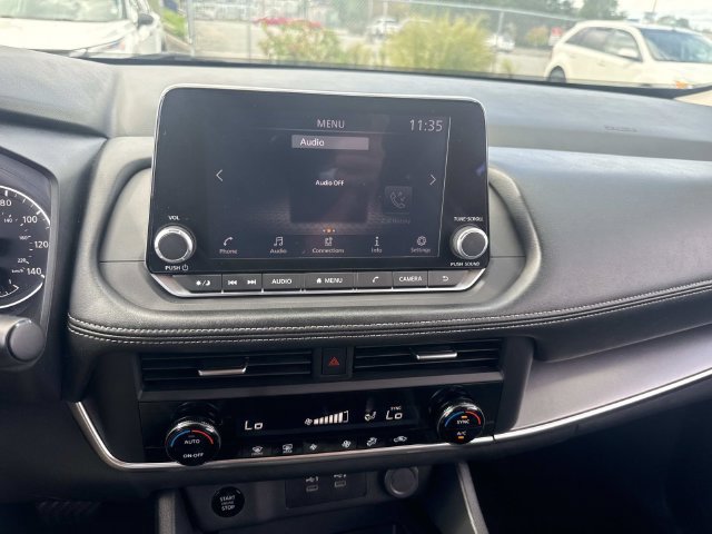 Used 2024 Nissan Rogue SV FWD image 23