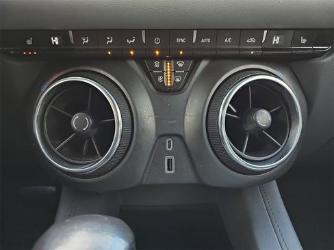 Used 2019 Chevrolet Blazer LT image 21