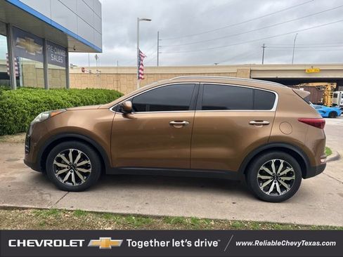 Used 2017 Kia Sportage EX image 4