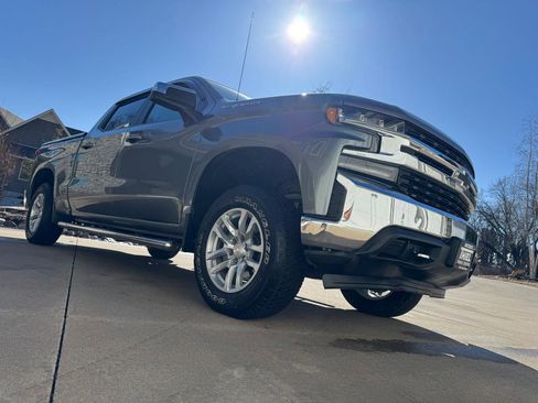 Used 2020 Chevrolet Silverado 1500 LT w/ All-Star Edition image 27